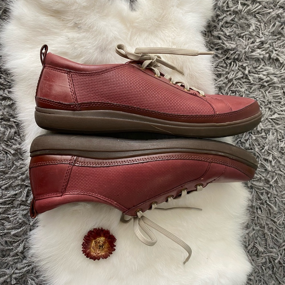 Cobb Hill Red Leather Women's Sneakers - Picture 4 of 9